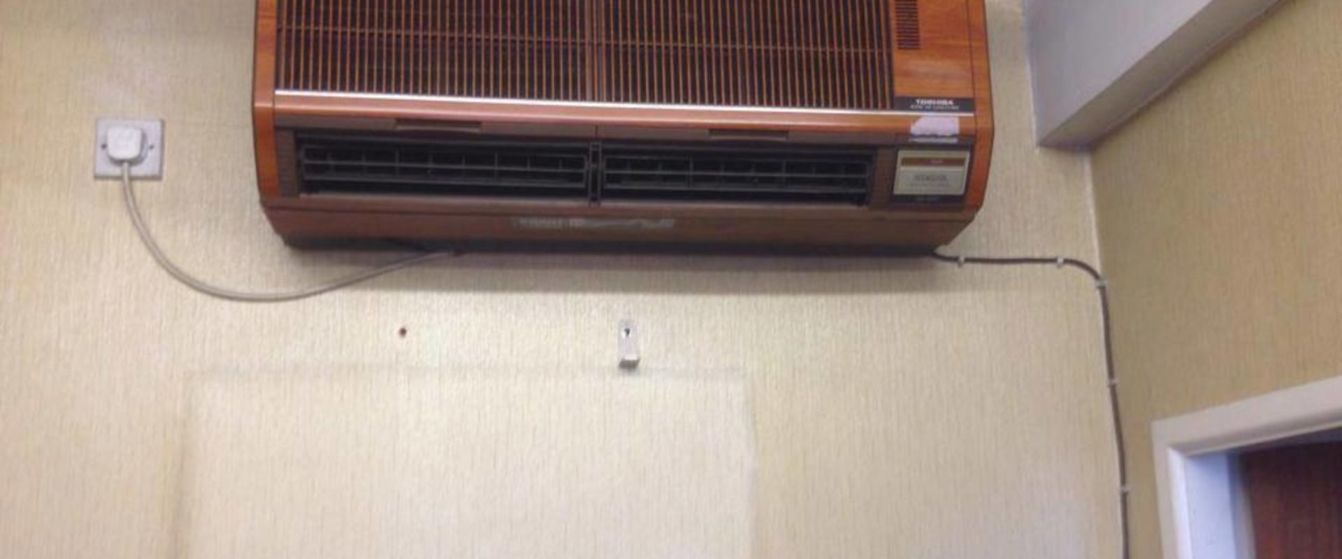 The Ultimate Guide to Deciding Whether to Repair or Replace Your 25-Year-Old Air Conditioner